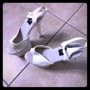 Ellie 7” platform heel rainbow toe